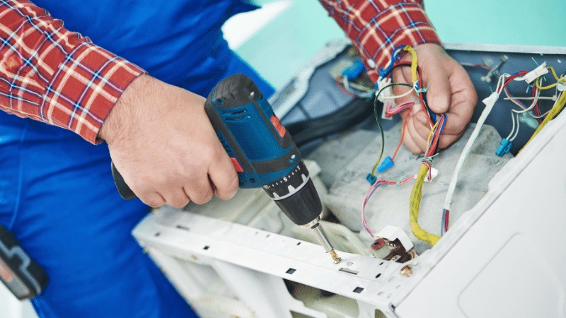 Bala Goodman Goodman çamaşır makinesi kart tamiri – Su almama arızası orijinal parça ile giderildi. - Teknik servis örneği